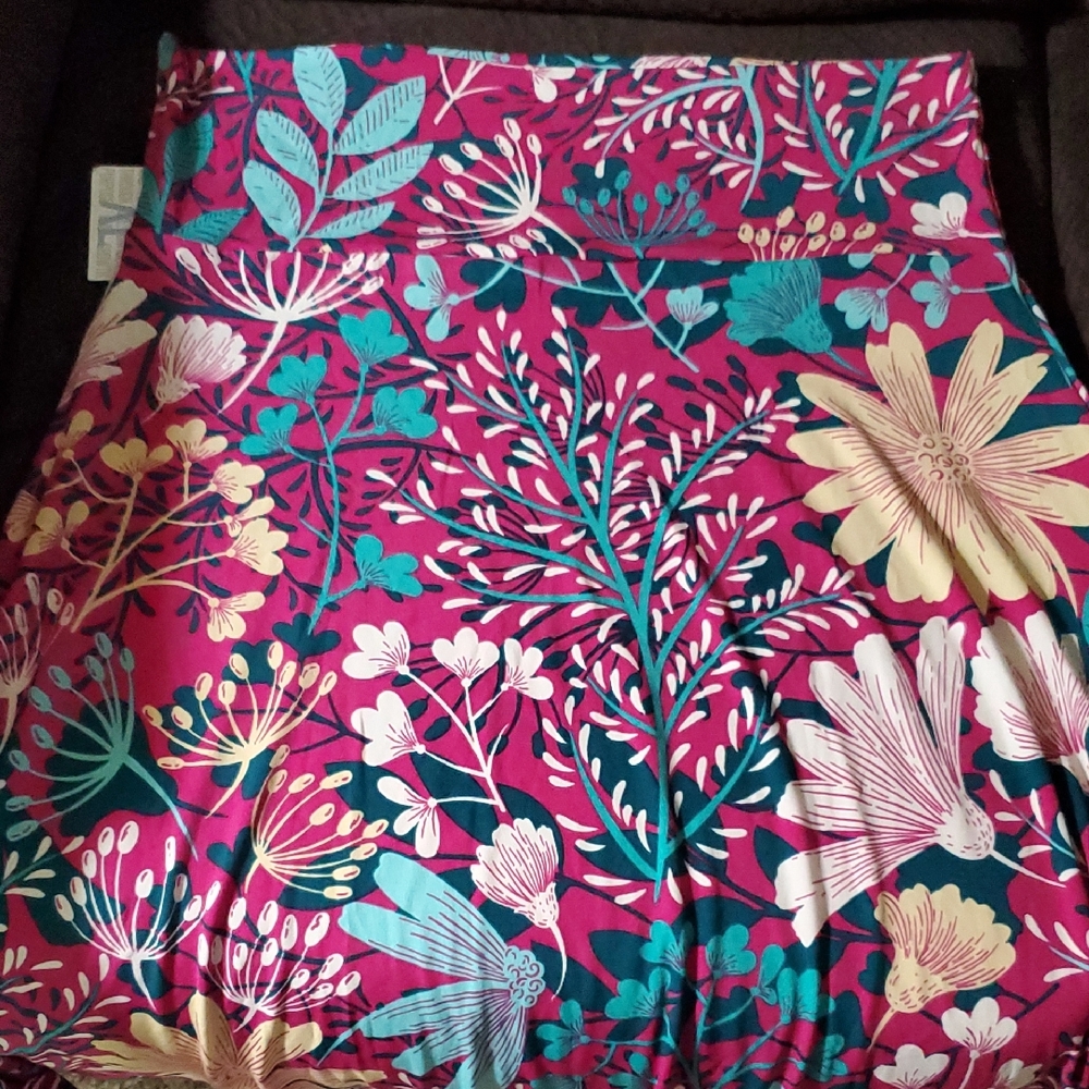 #AZU 11 (CH) NWT LuLaRoe Azure Skirt with Pink and Teal Floral Design